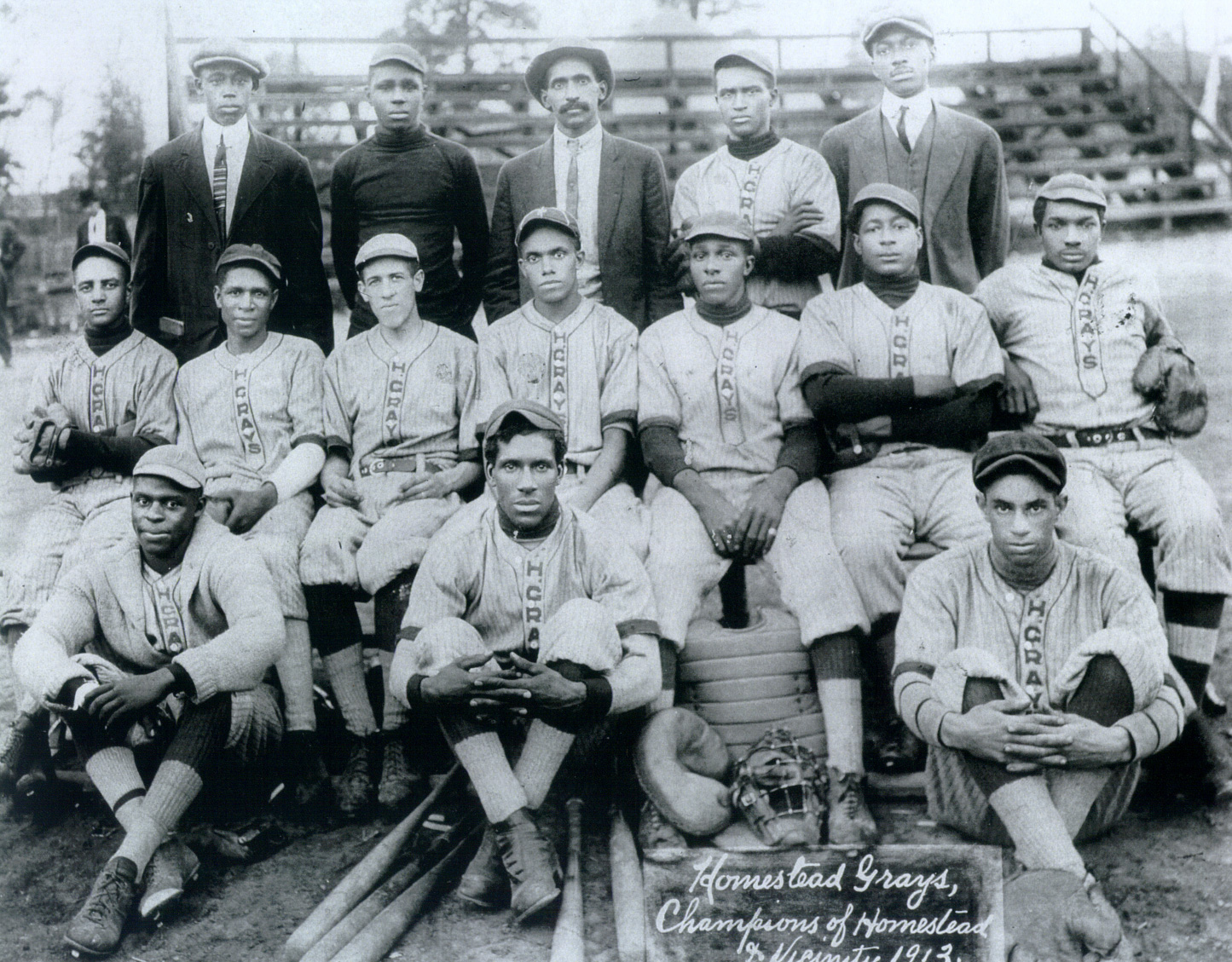 A group of Homestead Grays player pose - Baseball In Pics